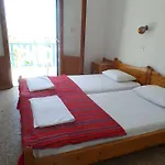 Summer Inn Parikia