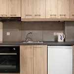 Seabreeze Luxury Condo In Flisvos Marina