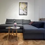 Plaka Nest Apartment
