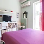 Three Bedroom Spacious Apartment Near Acropolis