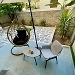 Central Studio Flat With Garden