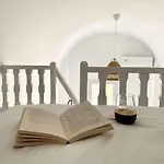 Seaclusion Santorini