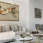 Luxury Elegance In City Center