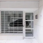 Snug Studio Apartment With Shared Garden IV