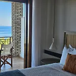 Yialasi Hotel