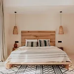 Ostrako Beachside Suites