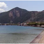 Rio Beachfront Escape - Luxurious Coastal Retreat