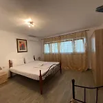 Penelope'S Apartment Ι