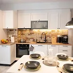 Poem City Family Apartment In Lefkada Town