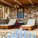 The Blue House Seaside Retreat - Fully Equipped
