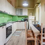 Kalamata Rose Nest - Urban Comfy Escape