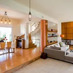 Villa Ino