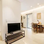 Cozy - Bright & New Apart. - Downtown