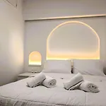 Bluewave Lux House