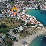Wave Sound Apartments - Beach View
