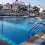 Dinos Pool Apartment