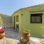 Victoria'S House