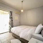 Myrto-Apartments-Athens