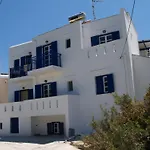 Flora Apartments & Studios