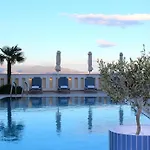 Amaryllis Hotel Apartments