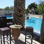 Meraki Apartments And Studios