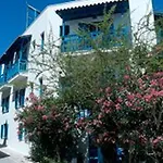 Barbouni Hotel & Studios