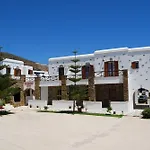 Tinos Suites & Apartments