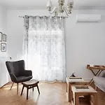 Luxury N Chic Athens Museum Apt