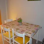 Daisy Apartment