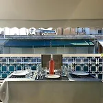 Topfloor Central Apt With Urban Views,3' To Metro