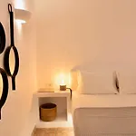 The Tefra Villa By A Terre Cave Villas