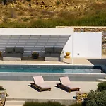 Villa Agkairia