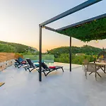 Villa Ilianthi