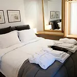 Aelia Luxury Properties - Executive Apartment