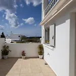 Lydia'S West Apartment