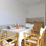 Janos Studios And Apartments