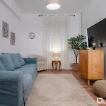 Cratis Apartment By Lobbysquare