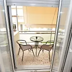 Zen Oasis Apartment