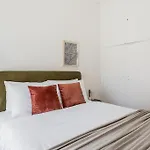 Acropolis Sunlight 2Br Apartment By Upstreet