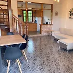 Casa Lanardi, Stavros