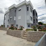 Over The Horizon 3 Bedroom Apartment