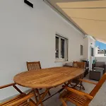 Skyline Penthouse 2Bd Apartment Close To Metro Station