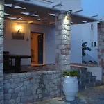 Glaronisia Hotel