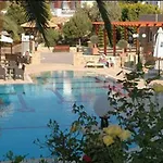 Crithoni'S Paradise Hotel