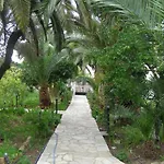 Menelaos Apartments