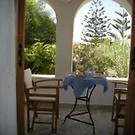 Roussos Beach Hotel