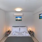 Top-Floor Athens Studio With Stunning Views Of The Parthenon