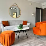 D150 Orange & New Life - Cloud9 In The City