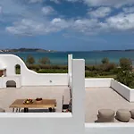 Seafront Cycladic Home In Paros