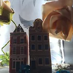 Nederland'S Mini Studio